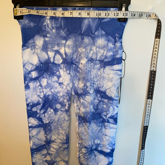NWT Forever 21 Size: Small Tie Dye Marbled High Waist Buttery Soft Leggings - Picture 4 of 11